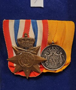  Medaille 1  set Oorlog en Vrede & TD